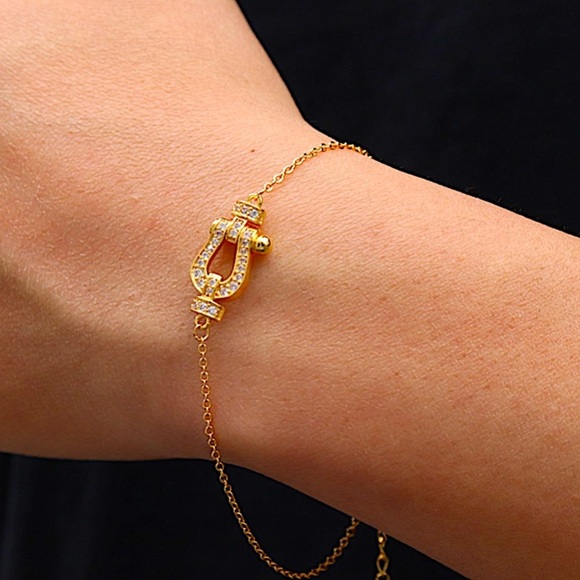 Gold Horseshoe Zircon Bracelet Chain Link Snaffle Stirrup D Ring Gift for Friend - Picture 1 of 10